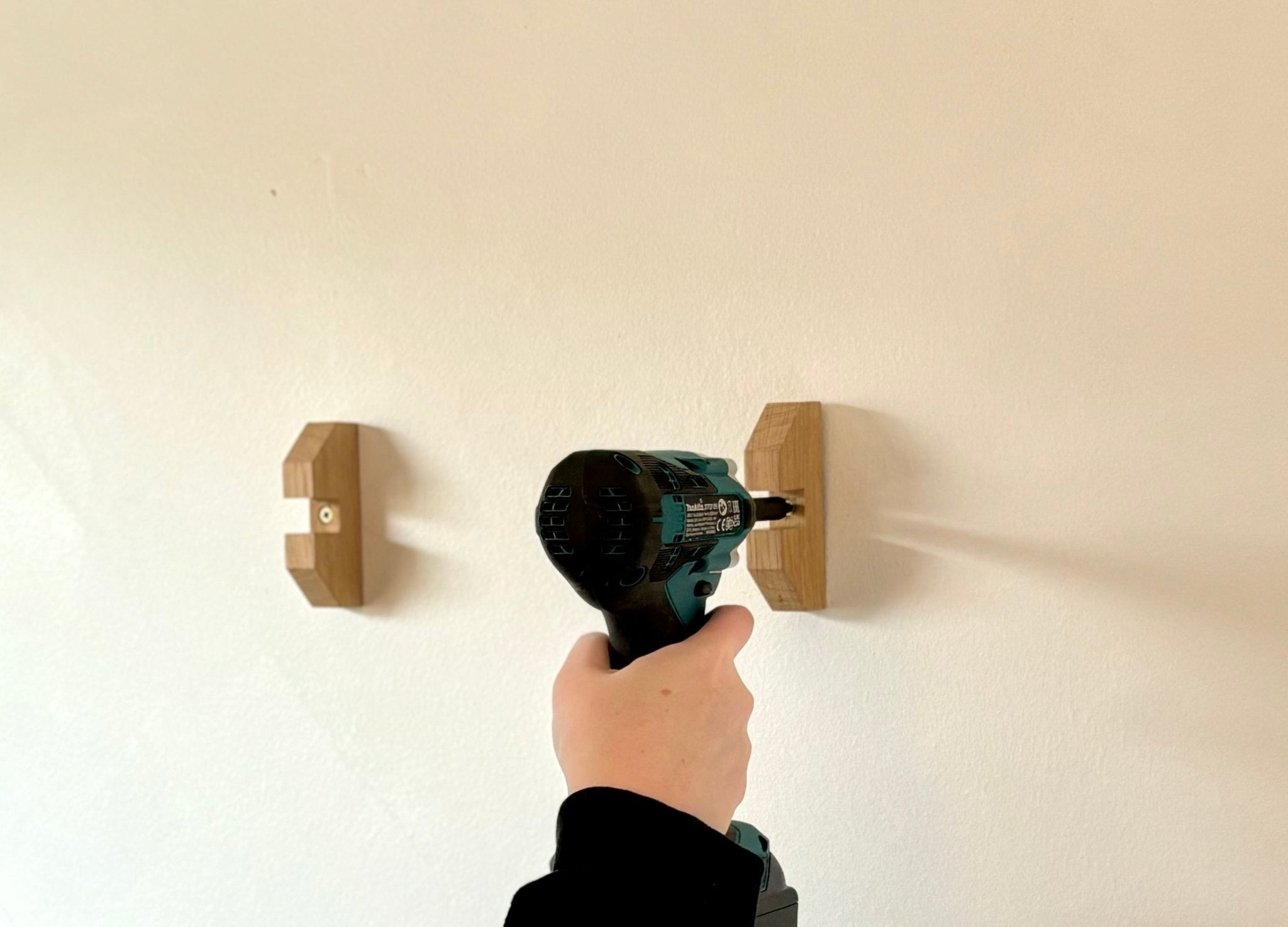 Slim Floating Shelf - Apex Bespoke Carpentry