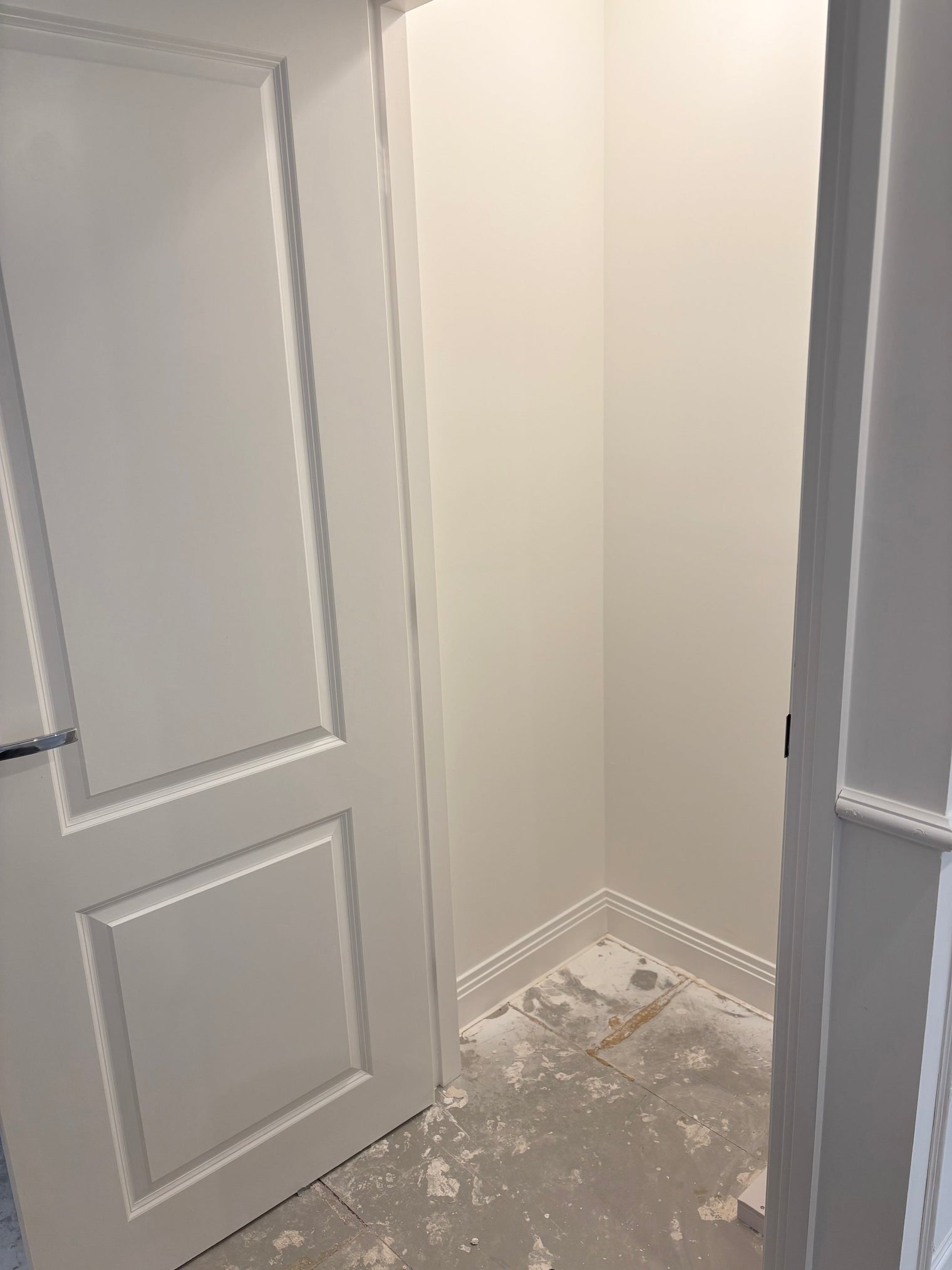 Why Do New Build Homes Have No Shelves? - Apex Bespoke Carpentry